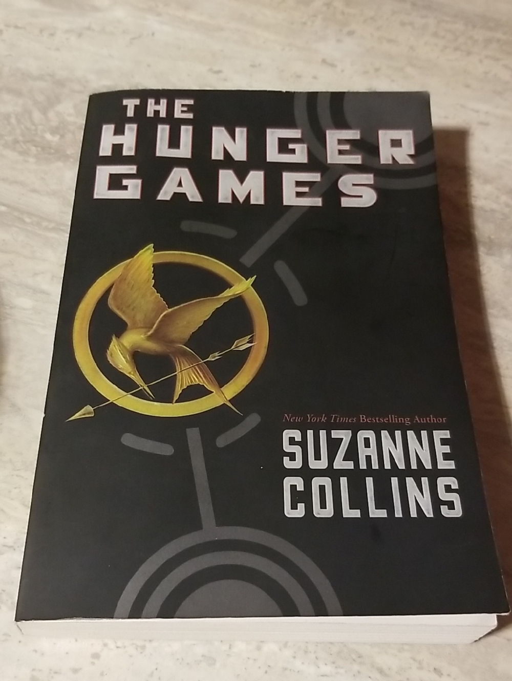 Scholastic The Hunger Games - Black & Gold Cover